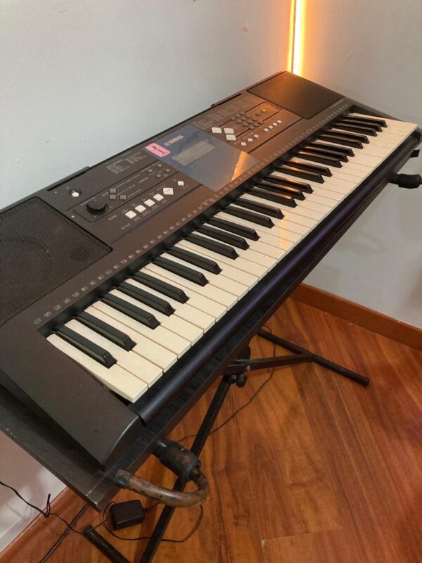 Teclado Yamaha PSR E333